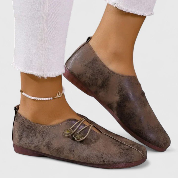 Klara | Beigefarbener Loafer mit Zierknoten