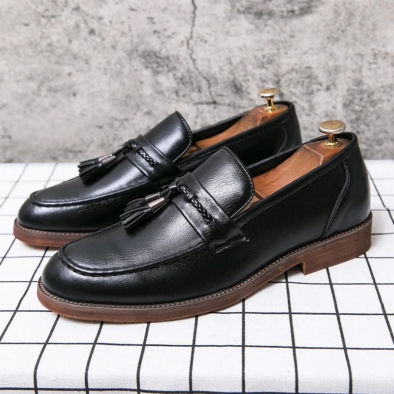 Cornelius | Loafer in Lederoptik mit Quasten