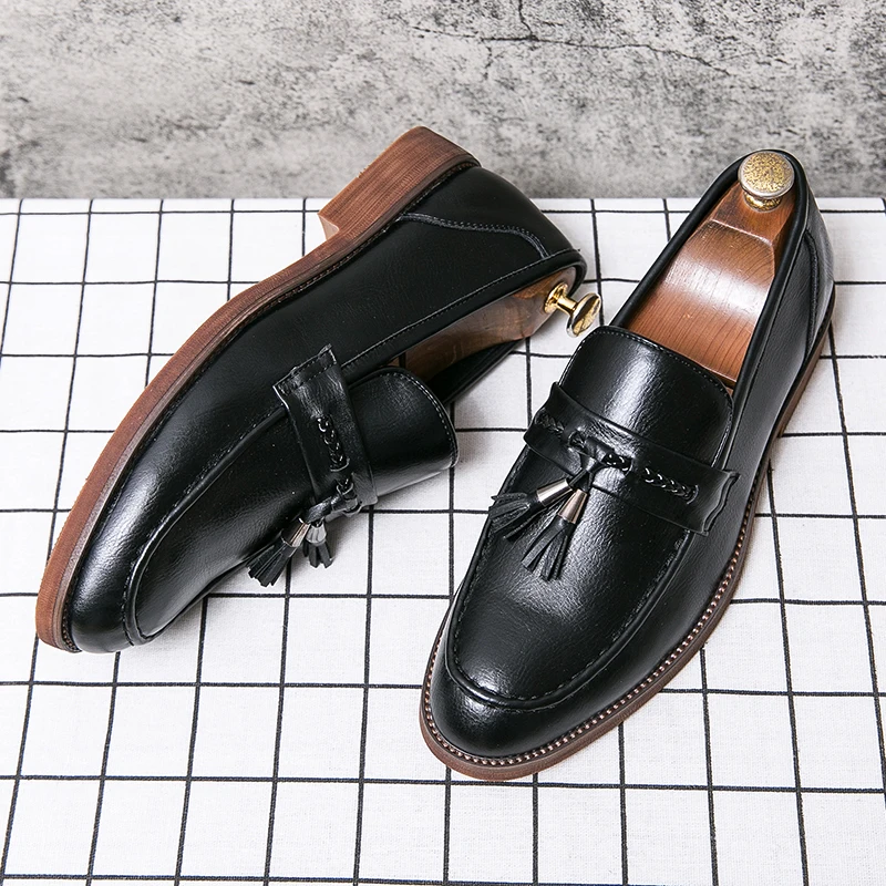Cornelius | Loafer in Lederoptik mit Quasten