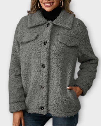 Olivia | Cremefarbene Teddyjacke