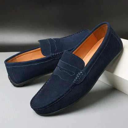 August | Dunkelblaue Penny-Loafer in Veloursoptik