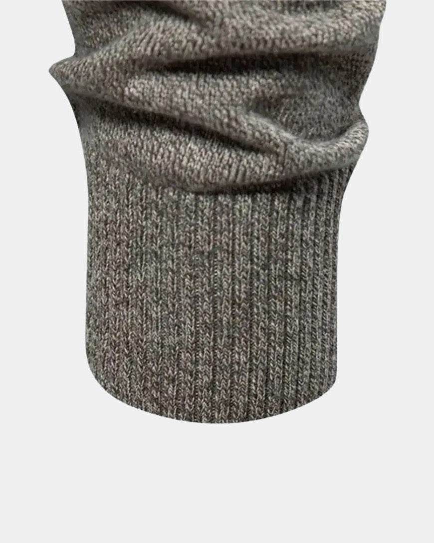 Max | Graue Strickjacke mit Knöpfen