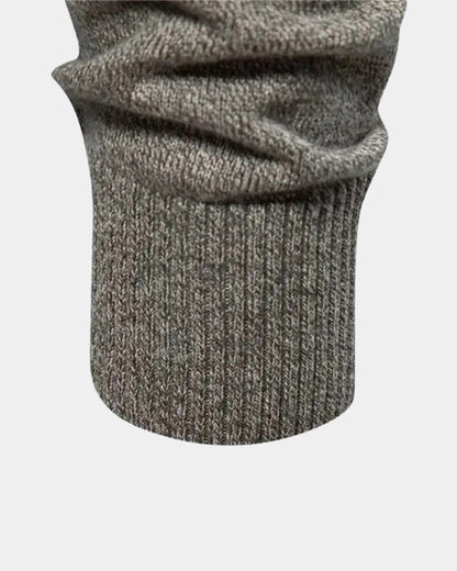 Max | Graue Strickjacke mit Knöpfen