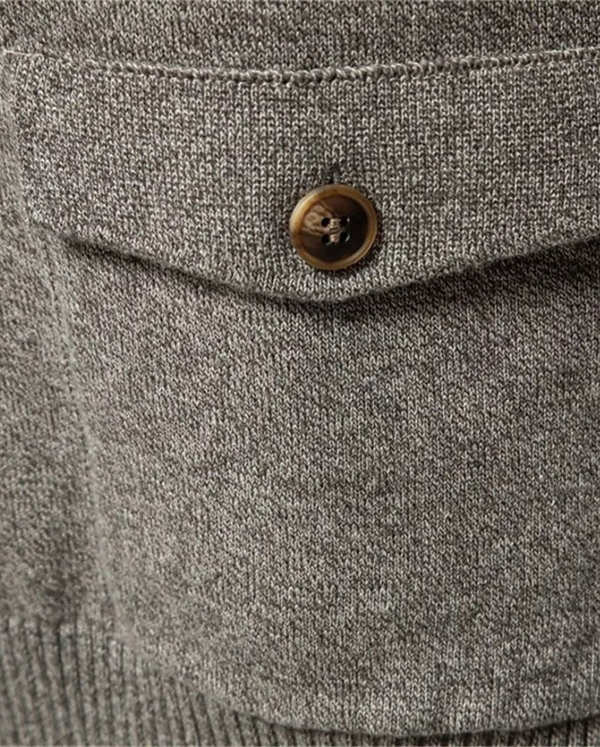 Max | Graue Strickjacke mit Knöpfen
