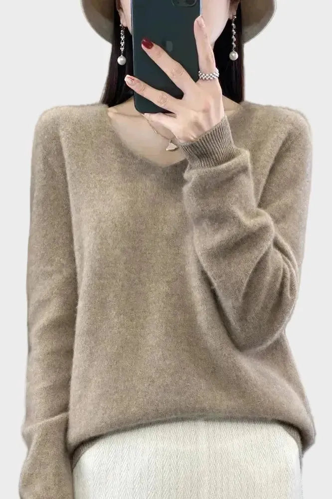 Maya | Taupefarbener Rundhalspullover