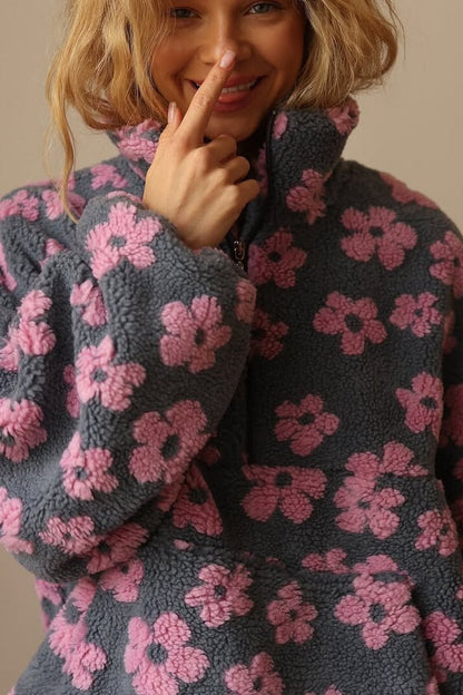 Matilda | Olivgrüner Strukturpullover mit Blumenmuster