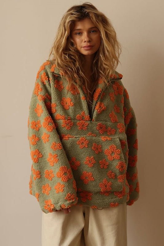 Matilda | Olivgrüner Strukturpullover mit Blumenmuster