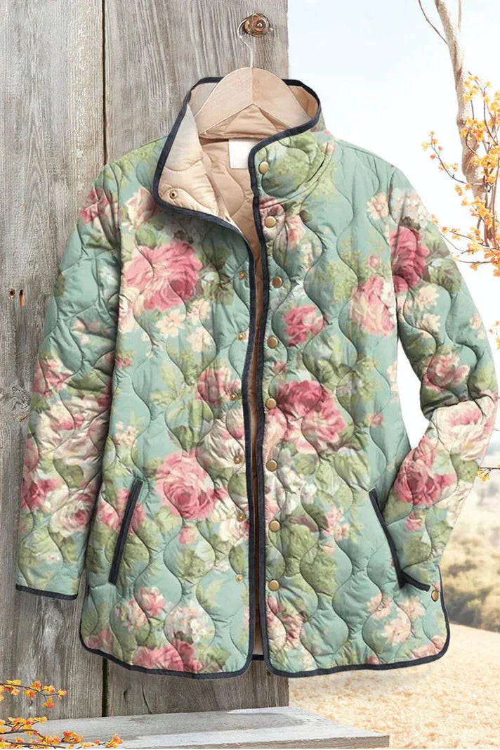 Mechthild | Mintgrüne gesteppte Jacke mit großen Rosen