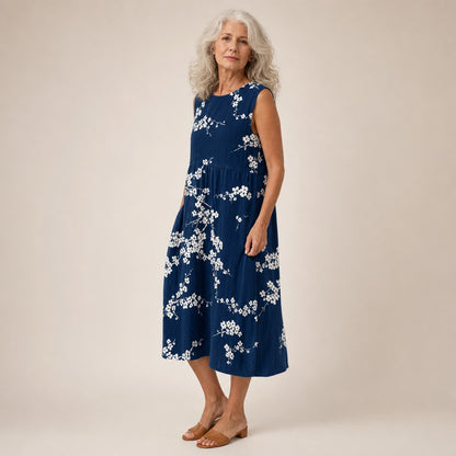 Ilka | Ärmelloses Sommerkleid mit Kirschblüten auf Marine