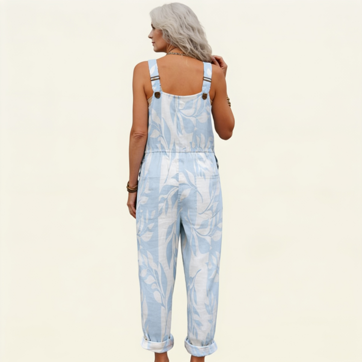Gesa | Latzhose in Hellblau mit Blattmuster