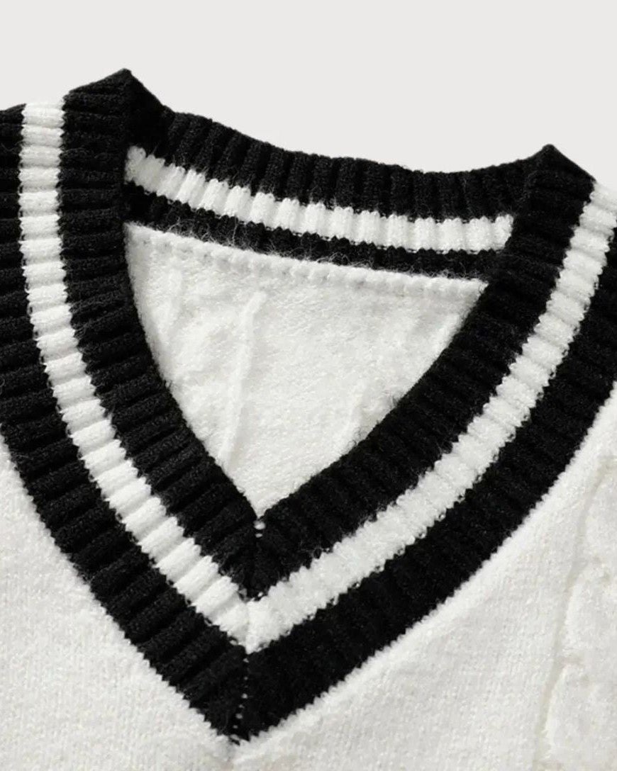 Sigmund | Cremefarbener Zopfmusterpullover mit V-Ausschnitt
