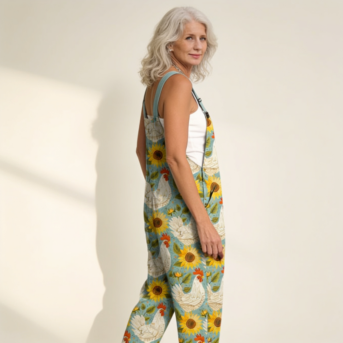 Franziska | Latzhose mit Sonnenblumen und Hühnern