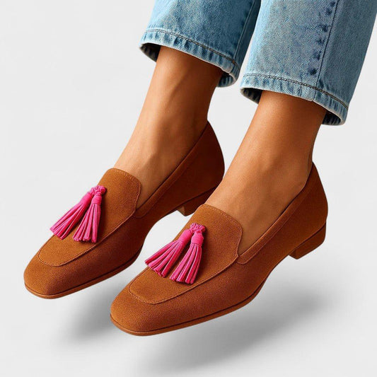 Romy | Cognacfarbener Loafer mit pinken Quasten