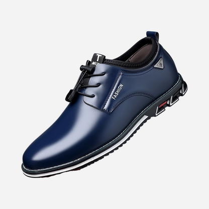 August | Schwarze Derby-Schuhe in Lackoptik
