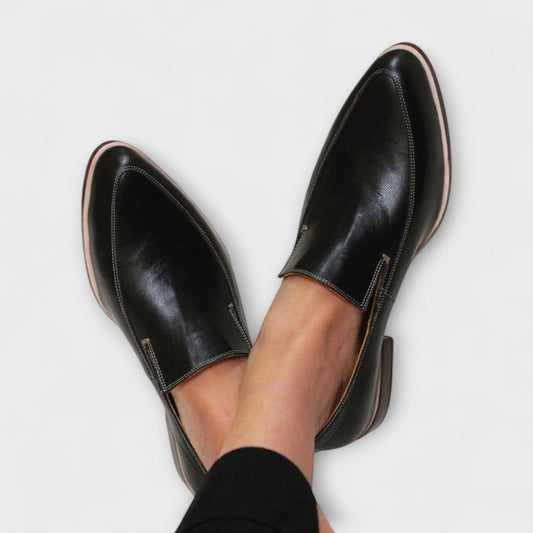 Sieglinde | Schwarzer spitzer Loafer