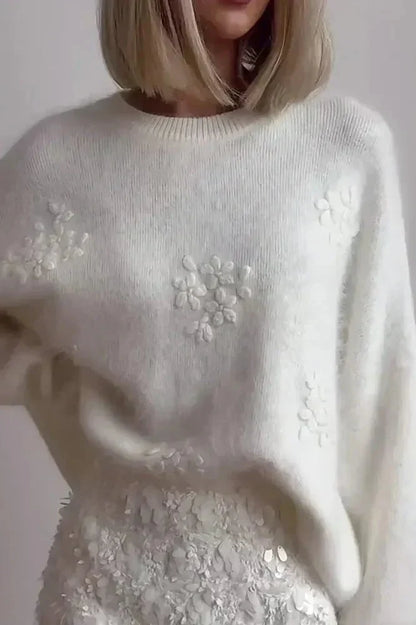Tania | Pullover in Elfenbein mit Blumenapplikationen