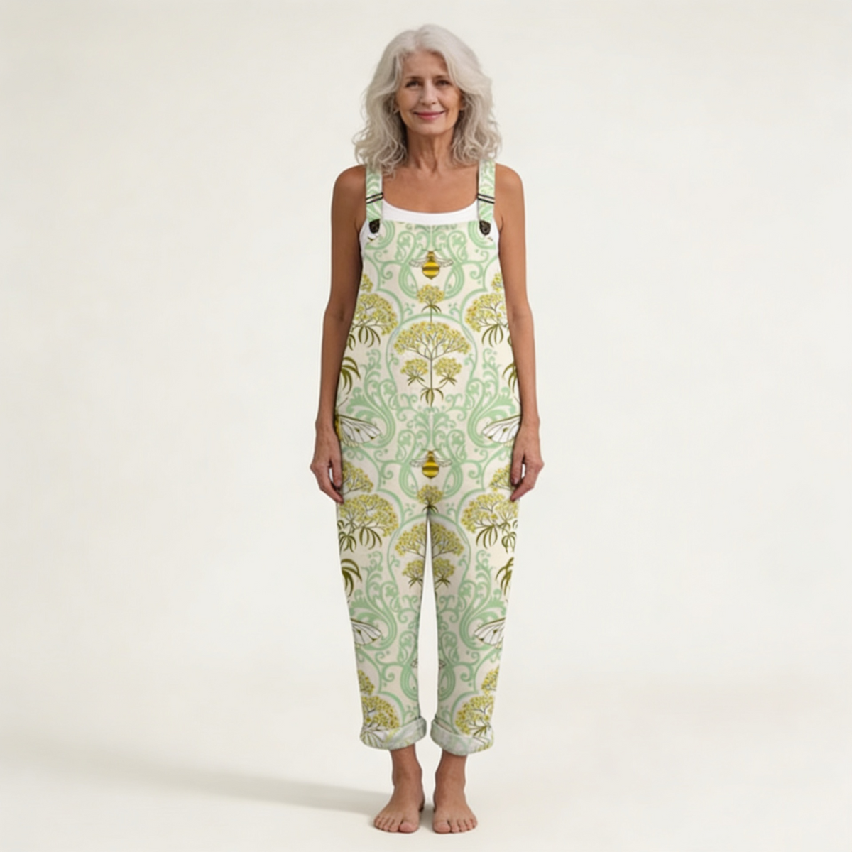 Vera | Latzhose mit Jugendstil-Muster und Bienen