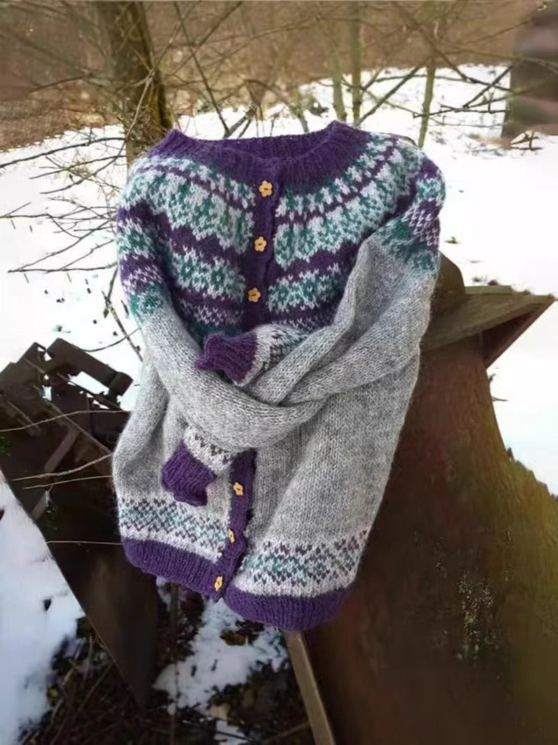 Sabine | Grau-violette Strickjacke mit nordischem Muster