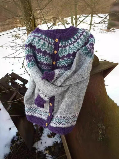 Sabine | Grau-violette Strickjacke mit nordischem Muster