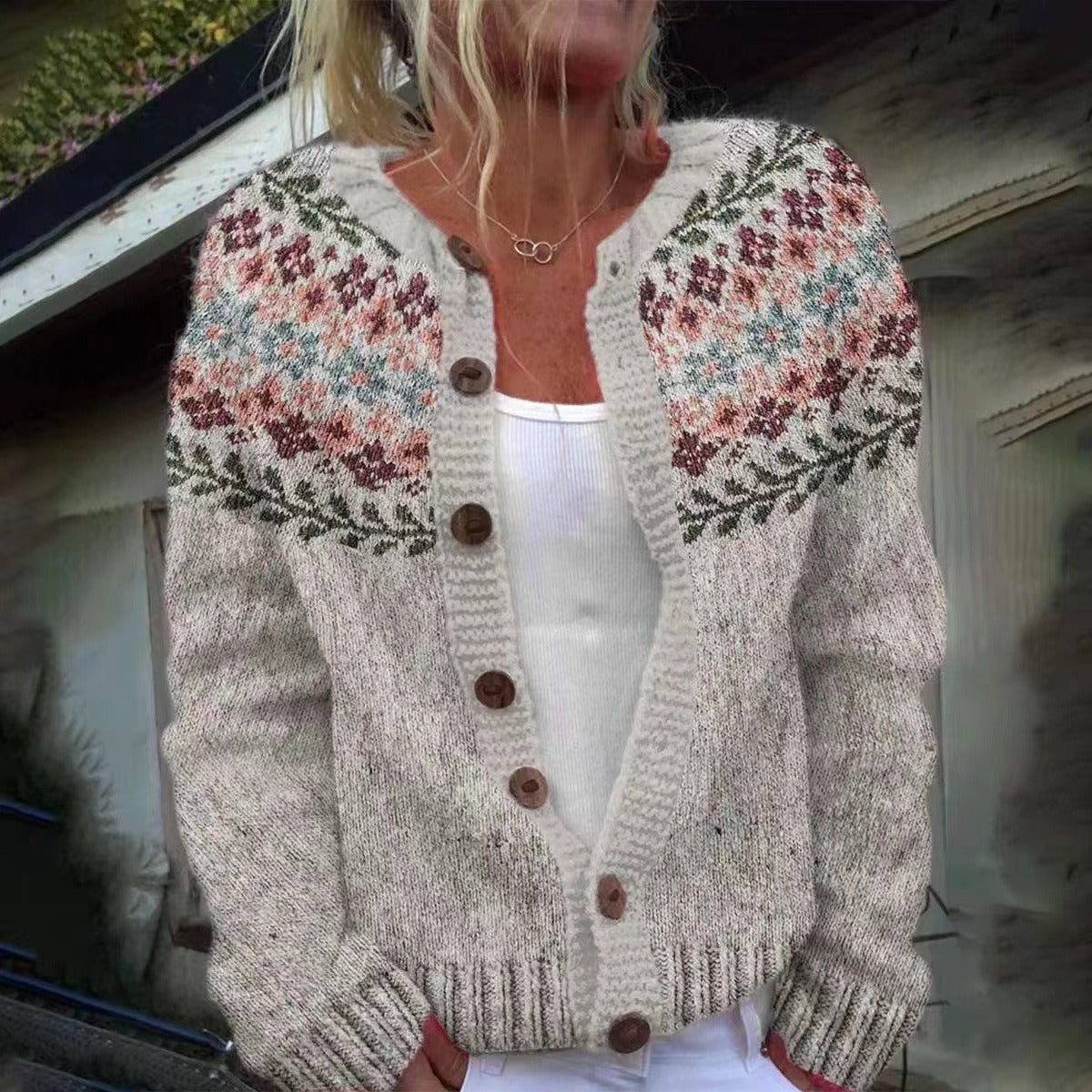 Andrea | Cremefarbene Strickjacke mit Rautenmuster an der Passe
