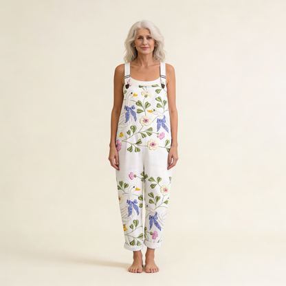 Ingrid | Latzhose in Weiß mit Libellen und Blumen