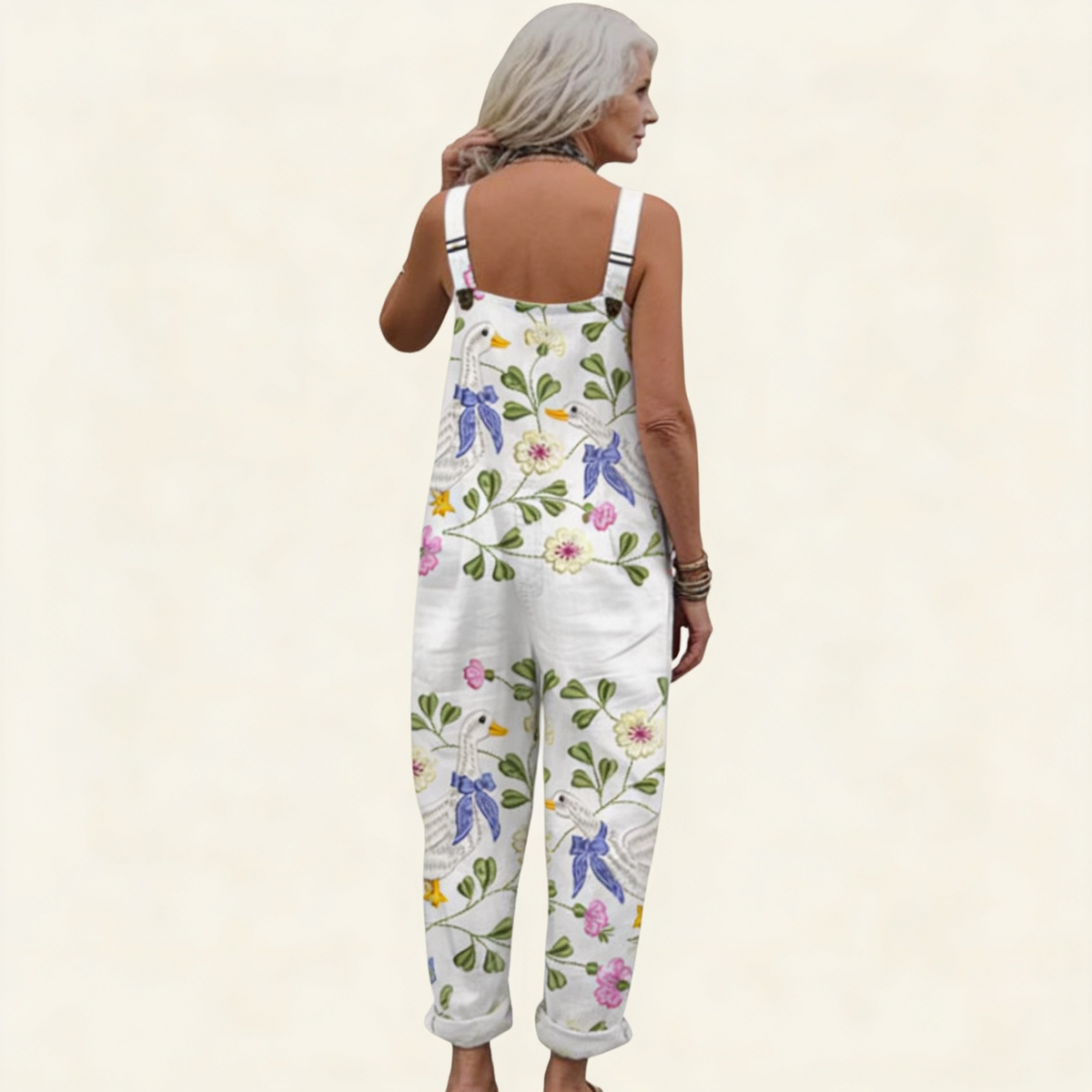 Ingrid | Latzhose in Weiß mit Libellen und Blumen
