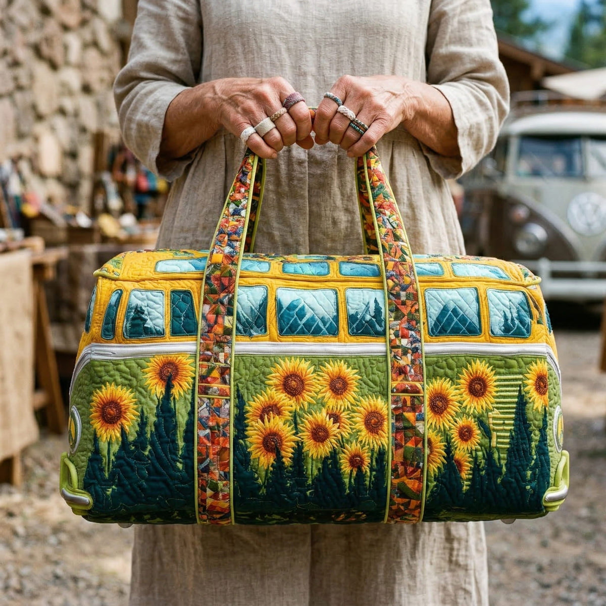 Emma-Luise | Gesteppte Reisetasche mit Motiv Campingbus mit Sonnenblumen