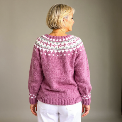 Anke | Altrosa Strickjacke mit nordischem Muster