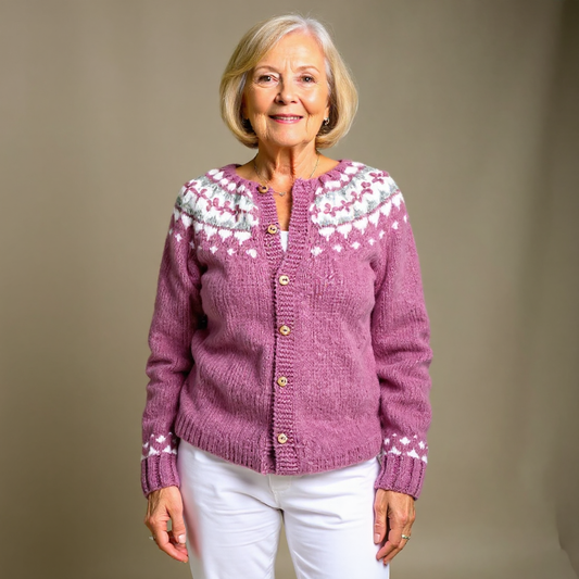 Anke | Altrosa Strickjacke mit nordischem Muster