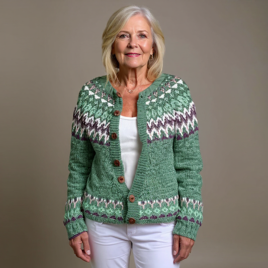 Renate | Grün-violette Strickjacke mit nordischem Muster