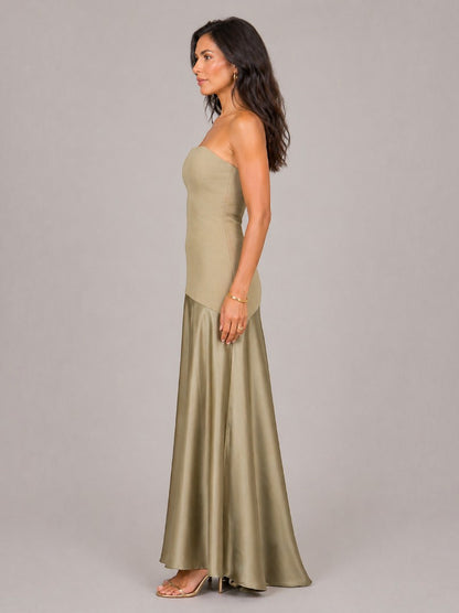 Larissa | Maxikleid in Champagner mit Satinglanz