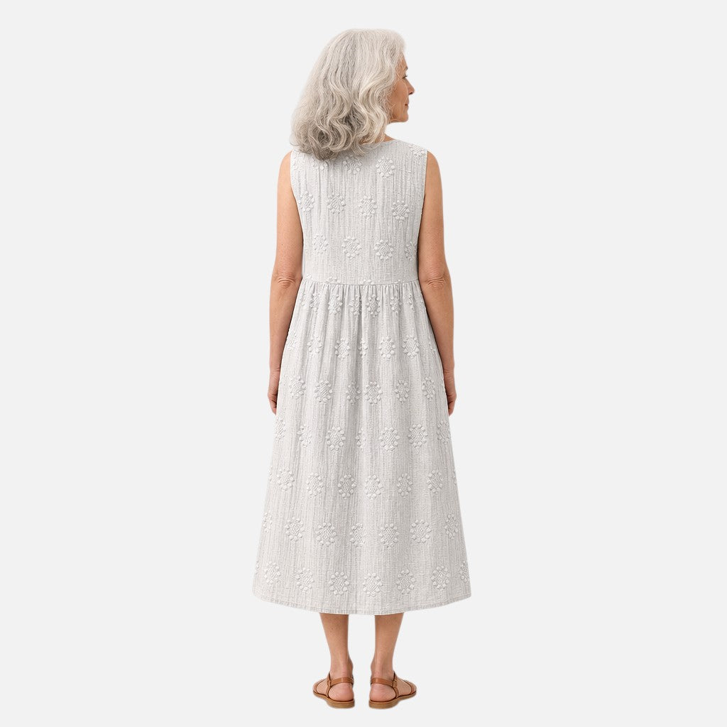 Marika | Ärmelloses Sommerkleid in Weiß mit Struktur