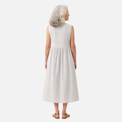 Marika | Ärmelloses Sommerkleid in Weiß mit Struktur