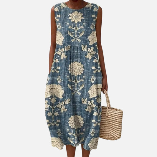 Merle | Ärmelloses Sommerkleid mit Blüten auf Blau