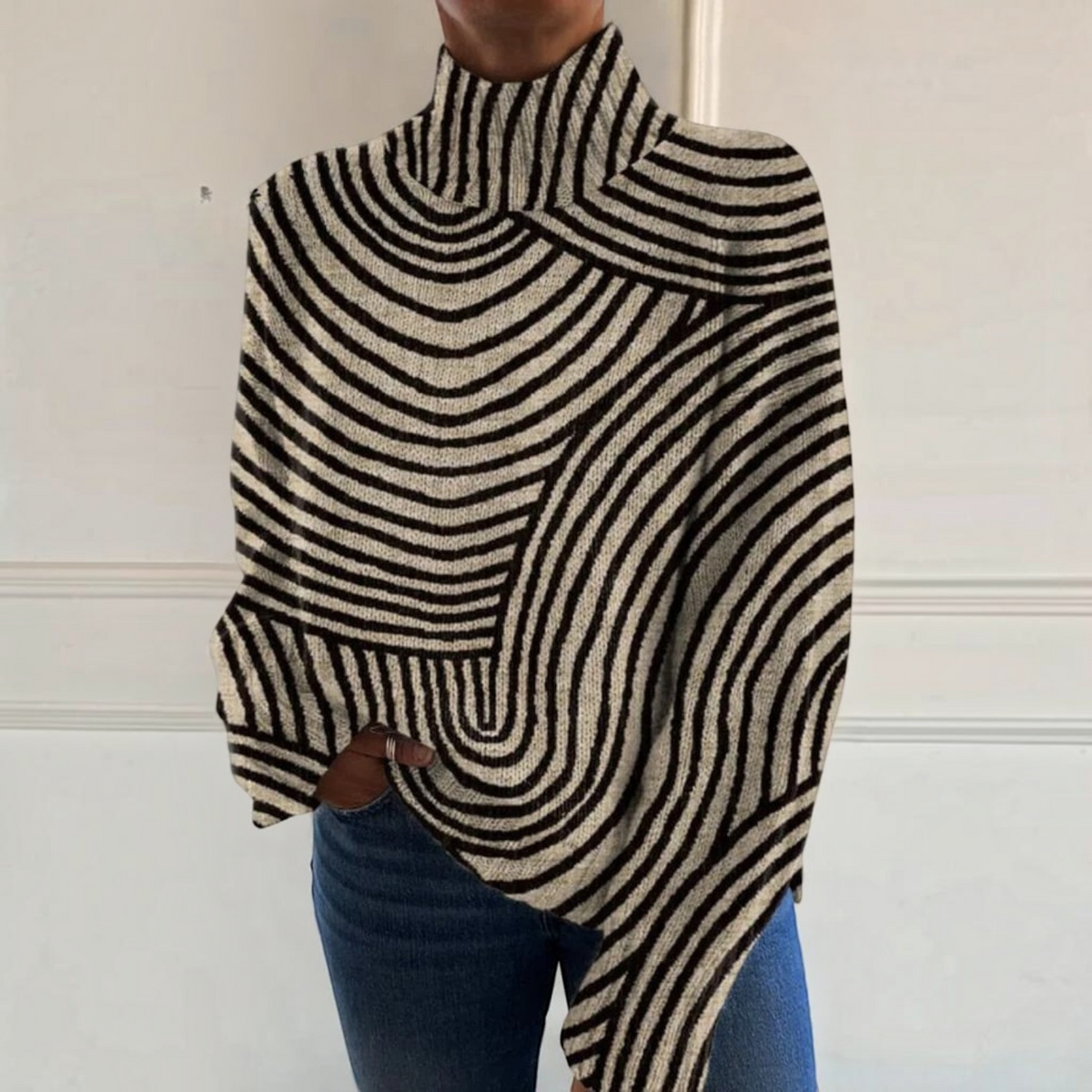 Luise-Marie | Creme-schwarzer Rollkragenpullover mit Streifen